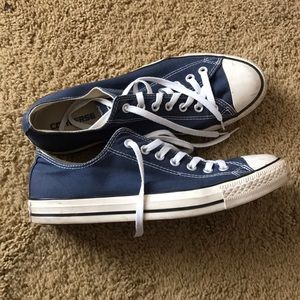 Navy blue converse